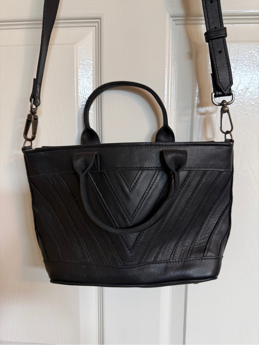 MOON LAKE DESIGNS Black Leather Hand Made Top Handle Crossbody Bag